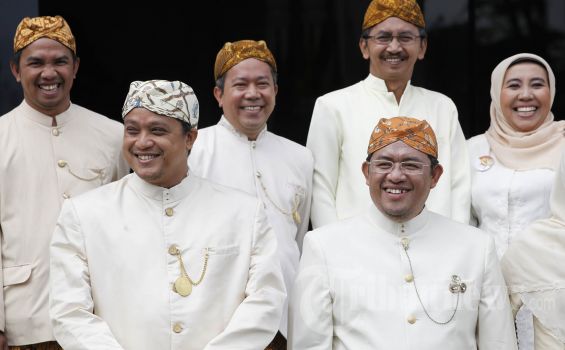 5 Baju  Adat  Jawa Barat Adat  Sunda  WISATA KULINER 
